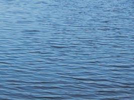 consistenza dell'acqua in un fiume foto