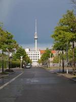torre della televisione a Berlino foto