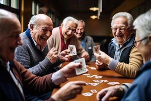 ai generativo allegro gruppo di gli anziani avendo divertimento giocando carta Giochi a bar tavolo vecchio persone godendo gratuito tempo insieme attivo la pensione concetto foto