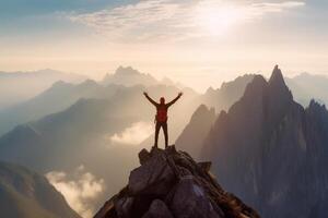 ai generativo successo escursionista escursioni a piedi su Alba montagna picco puntamento per il cielo giovane uomo con zaino salire per il montagna superiore scoperta viaggio destinazione concetto foto