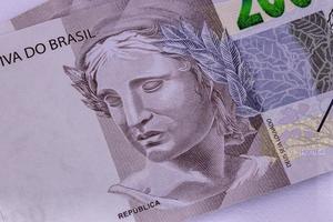 cassilandia, mato grosso do sul, brasile, 2021 - nuova banconota da duecento reali brasiliani foto
