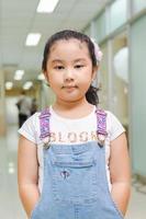 ritratto di una bambina asiatica carina foto