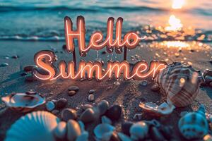 ai generato Ciao estate mano lettering su il spiaggia con conchiglie e tramonto sfondo foto