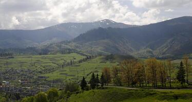 bellissima montagne e colline foto