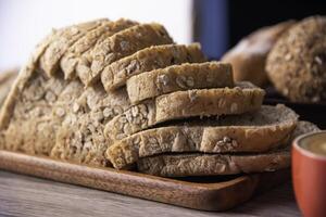 fatti in casa diapositiva pane su il di legno placche foto