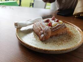 fotografie fragola vaniglia crema pasticciera brioche