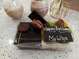 foto di cioccolato e bianca cioccolato torta per compleanno