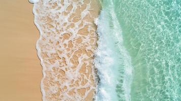 ai generato sereno Immagine cattura spiaggia e oceano, in mostra il incontro punto di terra e mare ai generato foto