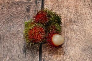 dolce succoso tropicale frutta rambutan foto