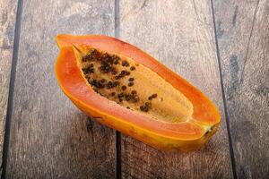 dolce e succoso tropicale papaia foto