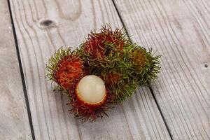 dolce succoso tropicale frutta rambutan foto