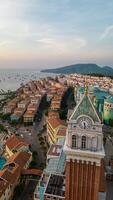 aereo Visualizza di tramonto cittadina su phu quoc isola, Vietnam foto