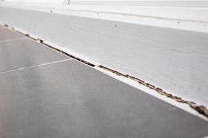 Cracked calcestruzzo pavimento di il Casa foto