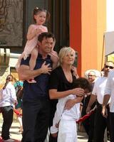 hugh jackman moglie deborralee pelliccia con figlia ava e figlio oscar a il hugh jackman stampato a mano orma cerimonia a grauman Cinese Teatro piazzale nel los angeles California su aprile 21 2009 foto