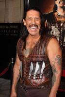 los angeles - ago 25 danny trejo arriva a il macchetta prima a orfeo Teatro su agosto 25, 2010 nel los angeles, circa foto