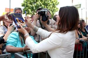 roma downey a il marchio burnett stella su il hollywood camminare di fama cerimonia nel hollywood, circa su luglio 8, 2009 foto