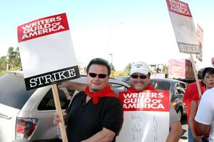 Wayne cavaliere Stefano radice schermo dell'attore gilda supporto il dello scrittore gilda di America sciopero al di fuori nbuniversale studi lotto lankershim blvd los angeles, circa novembre 13, 2007 foto