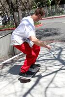 danny modo andare con lo skateboard durante un' rompere a il toyota proceleb qualificazione giorno su aprile 17 ,2009 a il lungo spiaggia mille dollari prix corso nel lungo spiaggia, California. 2009 foto