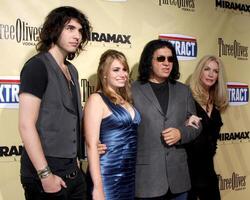 nick, Sofia, gene simons con Shannon tweed in arrivo a il estratto prima a il luce ad arco Teatro nel los angeles, circa su agosto 24, 2009 foto