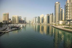dubai, Emirati Arabi Uniti, 6 maggio 2015 - vista ai moderni grattacieli di dubai marina a dubai, Emirati Arabi Uniti. quando l'intero sviluppo sarà completato, ospiterà più di 120.000 persone. foto