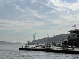 Visualizza di il asiatico parte di Istanbul attraverso il bosphorus foto