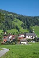 villaggio di oberau nel wildschoenau, tirolo, austria foto