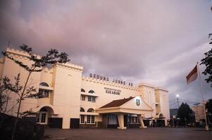 sukabumi, Indonesia - gennaio 14 2024 - gedung juang 45 sukabumi città governo nel pomeriggio foto