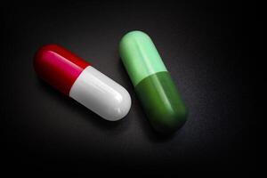 Due capsule terapia medico influenza antibiotico farmacia medicina medico foto