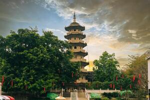 solido pagoda di chongmiao baosheng, alias nero Torre, nel fuzhou di Fujian, Cina foto