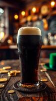 ai generato buio corpulento birra nel irlandesi pub con st. Patrick giorno arredamento, verde superiore cappello, oro monete. ai generato foto