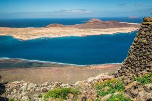 Visualizza di graciosa isola a partire dal mirador del rio, Lanzarote isola, canarino isole, Spagna foto