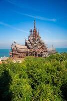 santuario di verità di legno tempio nel Pattaya Tailandia è un' gigantesco legna costruzione collocato a il capo di naklua Pattaya città. santuario di verità tempio. foto