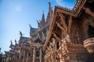 santuario di verità di legno tempio nel Pattaya Tailandia è un' gigantesco legna costruzione collocato a il capo di naklua Pattaya città. santuario di verità tempio. foto