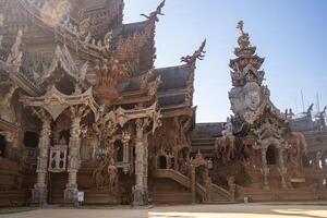 santuario di verità di legno tempio nel Pattaya Tailandia è un' gigantesco legna costruzione collocato a il capo di naklua Pattaya città. santuario di verità tempio. foto