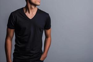 ai generato un' giovane uomo nel un' nero v collo camicia, isolato su un' grigio sfondo per un' modello design modello foto