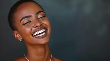 ai generato radiante Sorridi africano americano donna dentale benessere buio fondale dentale cura foto