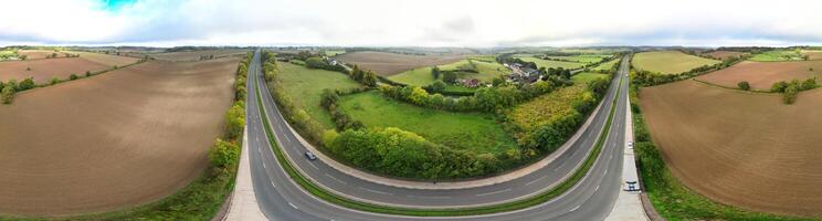 aereo panoramico Visualizza di bellissimo campagna paesaggio di Bedfordshire, Inghilterra. unito regno. foto