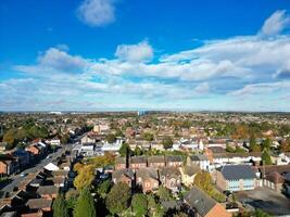 alto angolo Visualizza di nord luton città di Inghilterra UK durante freddo e luminosa giorno di inverno. novembre 7°, 2023 foto