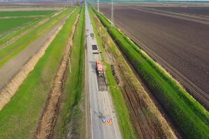 superiore Visualizza di il strada riparazione. tecniche per riparazione di asfalto. sostituzione di asfalto marciapiede. foto