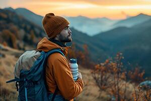 ai generato un' uomo con un' blu zaino Tenere un' viaggio tazza. generativo ai. foto