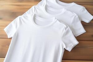 ai generato tre bianca magliette su il tavolo, superiore Visualizza, capi di abbigliamento memorizzare annuncio pubblicitario foto