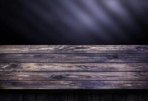 tavolo in legno scuro per prodotto foto