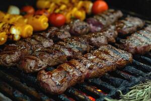 ai generato delizioso grigliato carne con verdure professionale pubblicità cibo fotografia foto