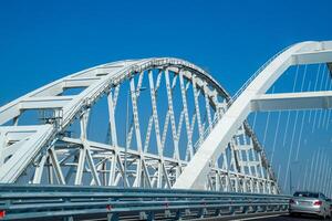 il navigabile arco di il della Crimea ponte. arco di il autostrada e ferrovia sezione di il della Crimea ponte. foto