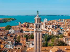 aereo Visualizza di Venezia vicino santo segni quadrato, rialto ponte e stretto canali. foto