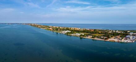 veduta aerea dell'isola di lido de venezia a venezia, italia. foto