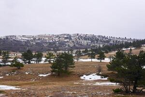 superiore altopiano di montare ai-petri nel inverno con fusione neve foto