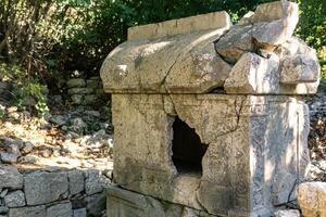 antico sarcofago nel il rovine di il antico città di Olimpo, tacchino foto