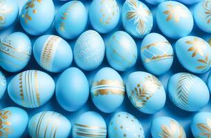 ai generato Pasqua uova nel leggero blu e oro toni su un' blu sfondo.ai generato. foto