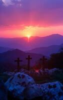 ai generato crocifissione e risurrezione di Gesù a tramonto. tre di legno croci contro bellissimo tramonto nel il montagne. cattolicesimo simboli. Pasqua concetto. foto